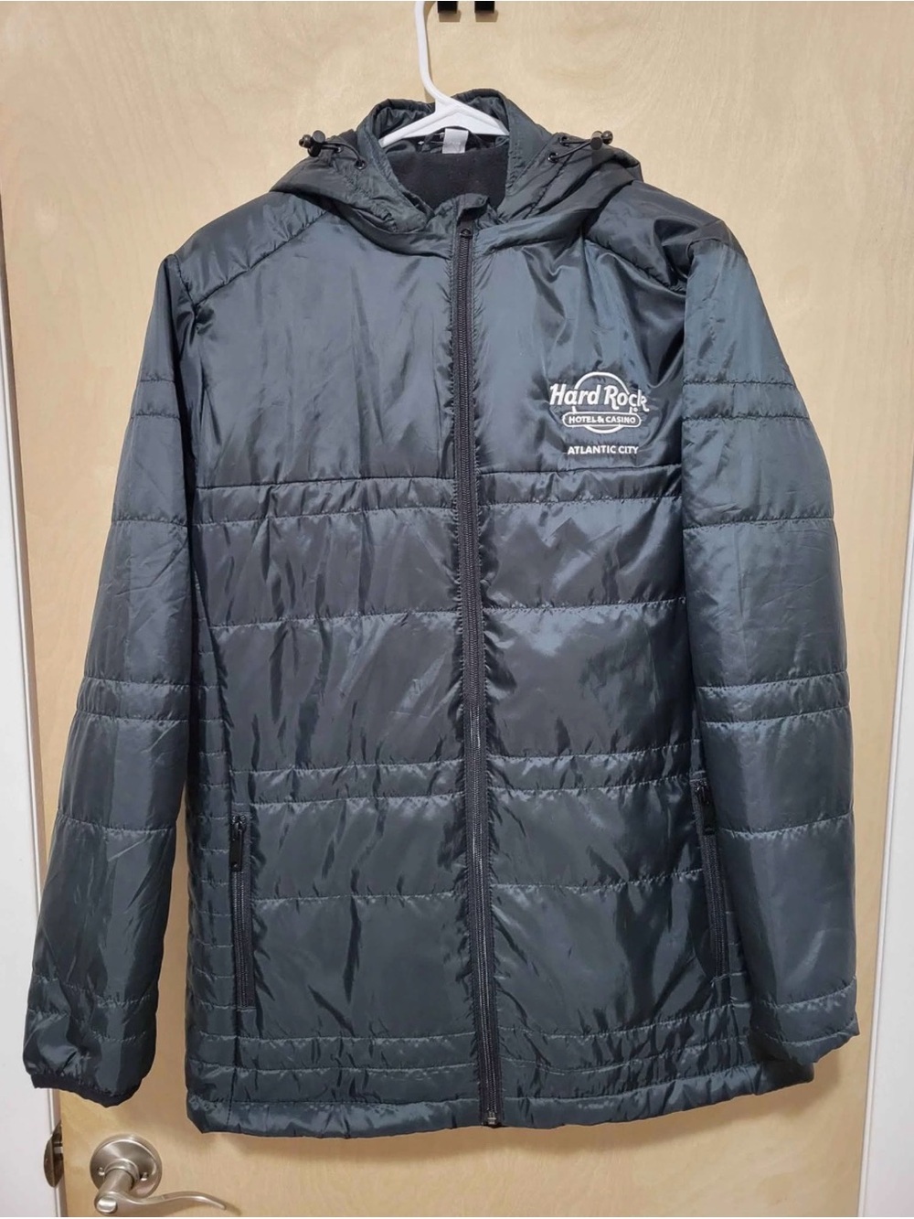 Hard Rock Atlantic City Women’s L Black Hooded Puffer Jacket